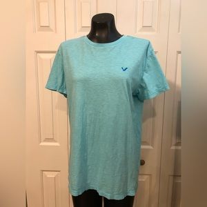 Men’s American eagle size large short sleeve top.